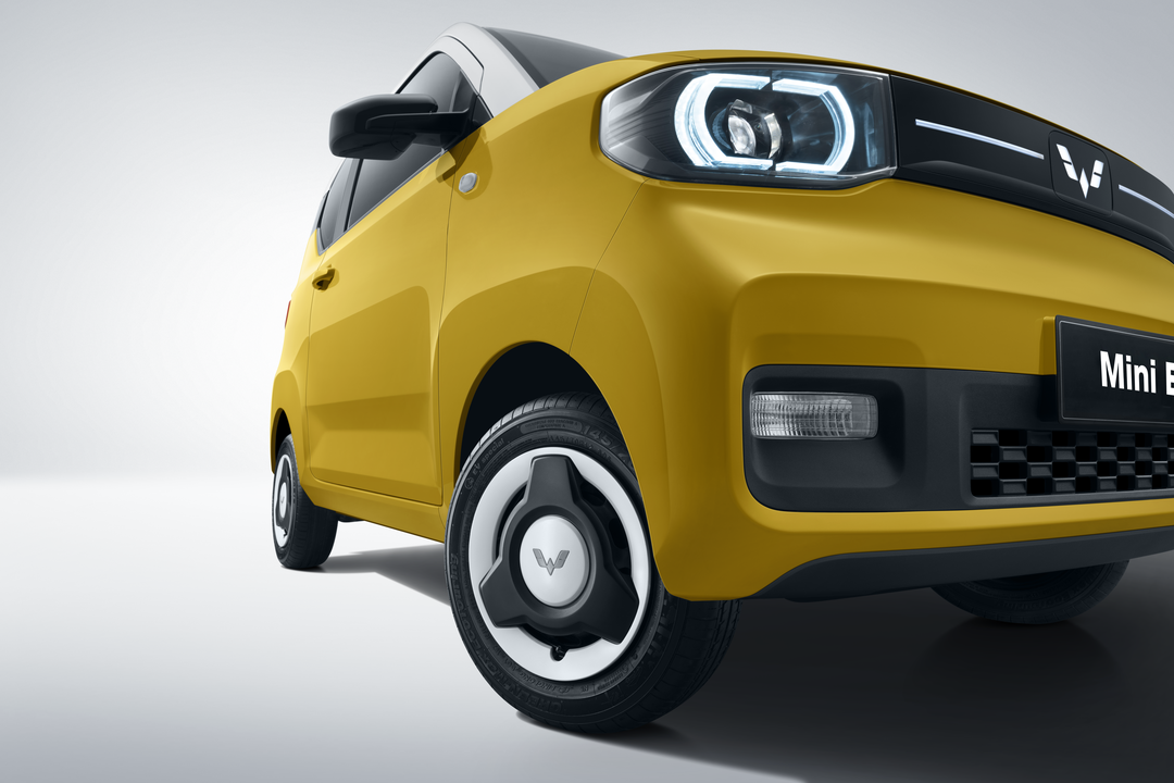 vàng - cận đầu xe1 - miniev.png