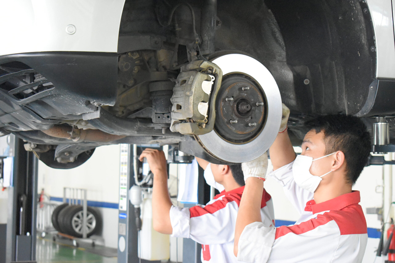 Sau khi vệ sinh bạn cần lắp thiết bị cảm biến lại đúng vị trí