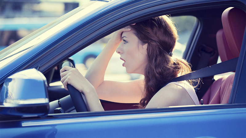 Việc dừng xe đột ngột gây khó khăn, hoảng loạng cho người đi sau