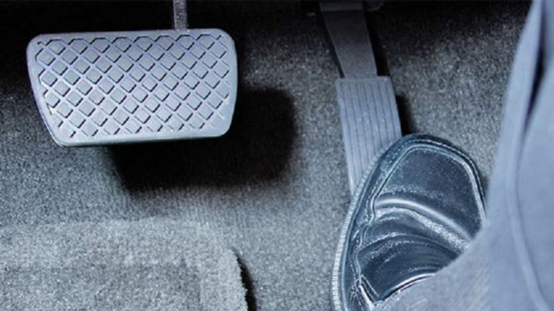Hỏng cáp hoặc kết nối giữa các bộ phận là nguyên nhân khiến cảm biến bàn đạp ga lỗi