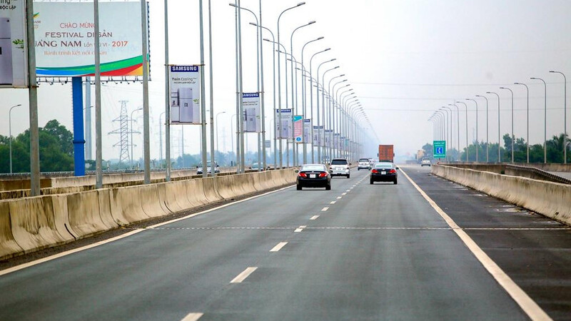 Chuẩn bị từ sớm khi muốn chuyển làn để đảm bảo an toàn và thuận tiện khi di chuyển trên đường cao tốc