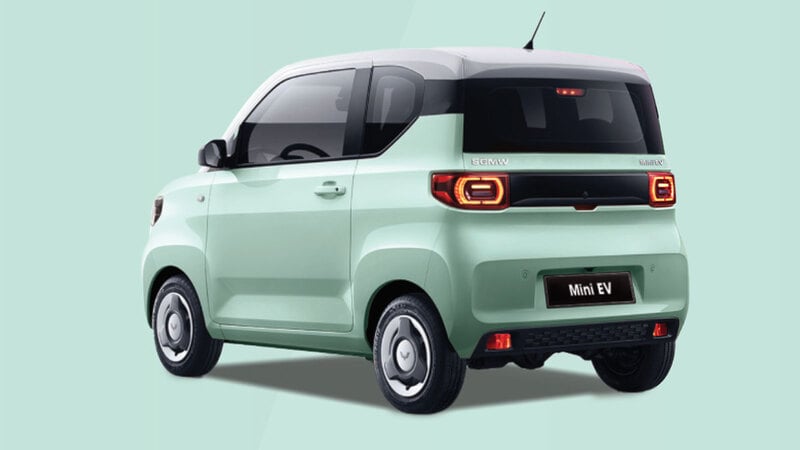 &nbsp;Wuling Mini EV LV 1 với thiết kế màu xanh lưu ly nổi bật