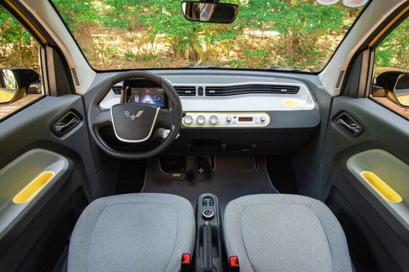 Ô tô điện mini Wuling Mini EV LV2 với thiết kế nhỏ gọn, thanh lịch